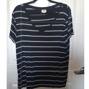 Mossimo black striped short-sleeve tee